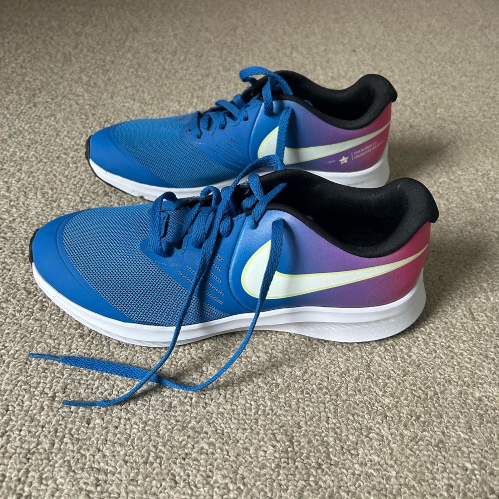 Nike Star Runner 2.0 Kids Blue and Pink Sneakers. Size 5.5 Big Kids.